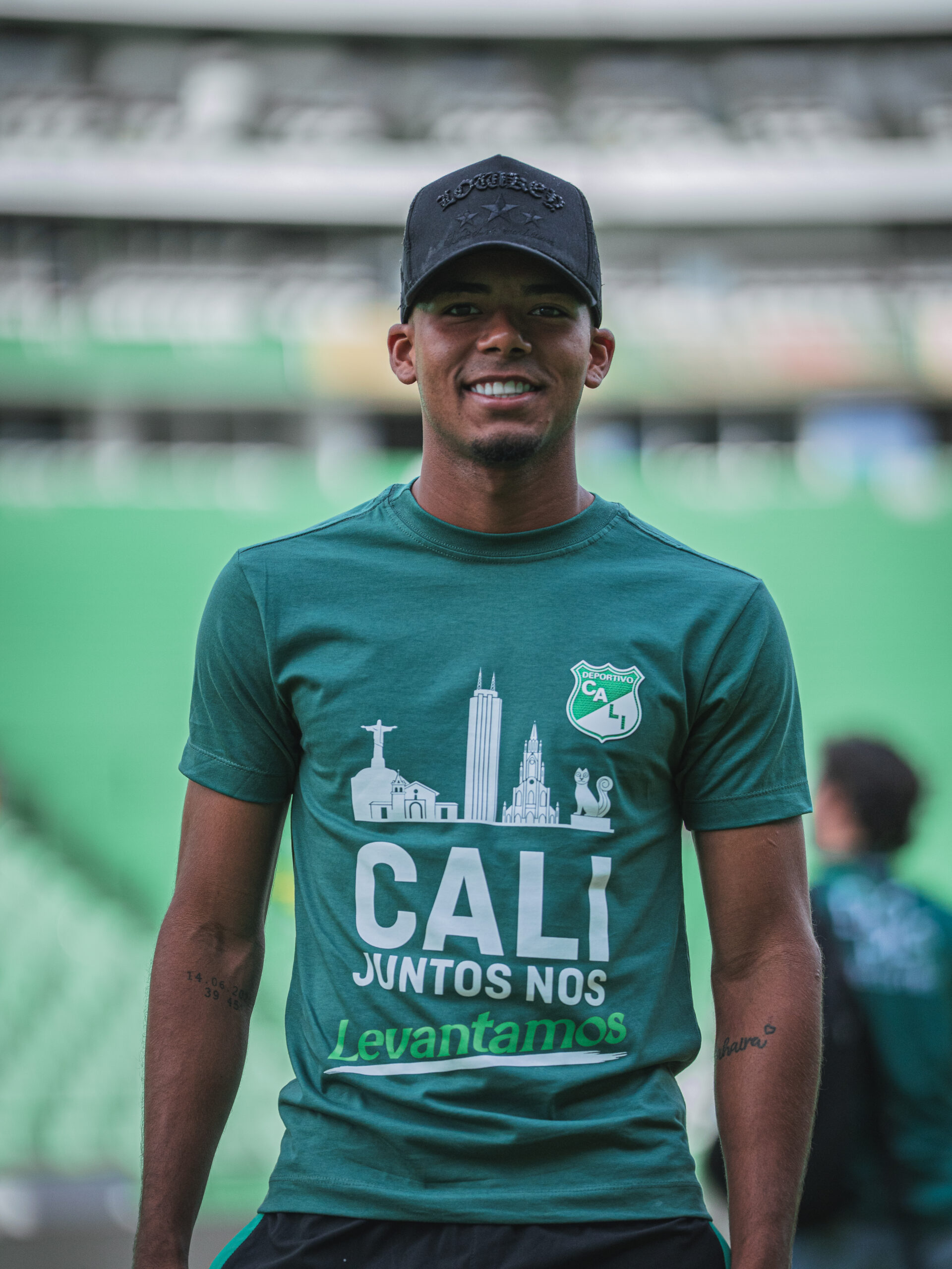 Camiseta Cali — Juntos Nos Levantamos